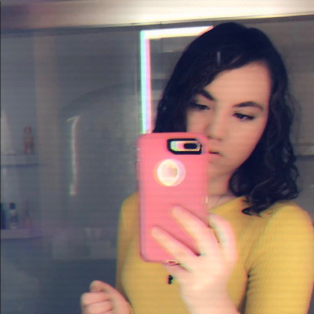 Meet your Posher, Emily
